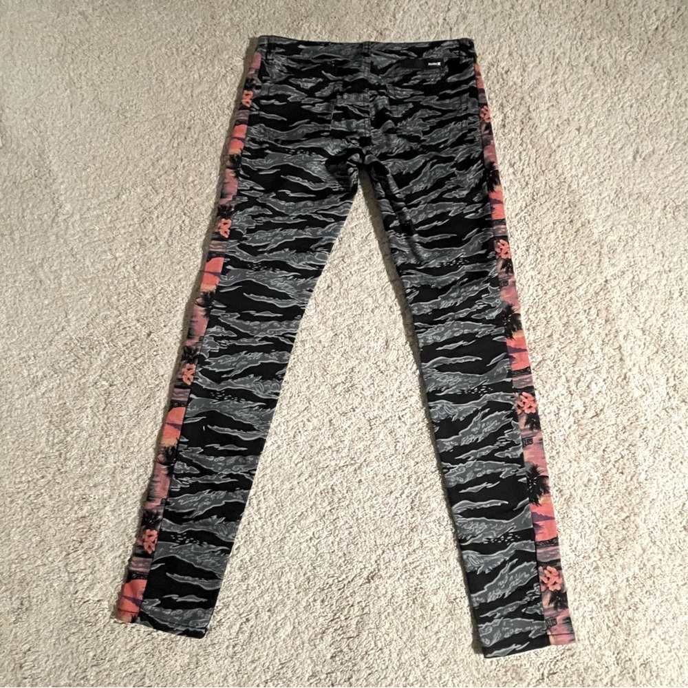Hurley 81 Skinny Jeans Leggings Sz 28 Tropical Print.
